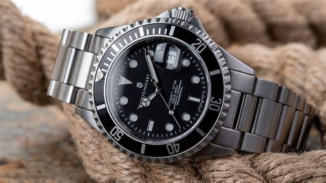 rolex submarine homage